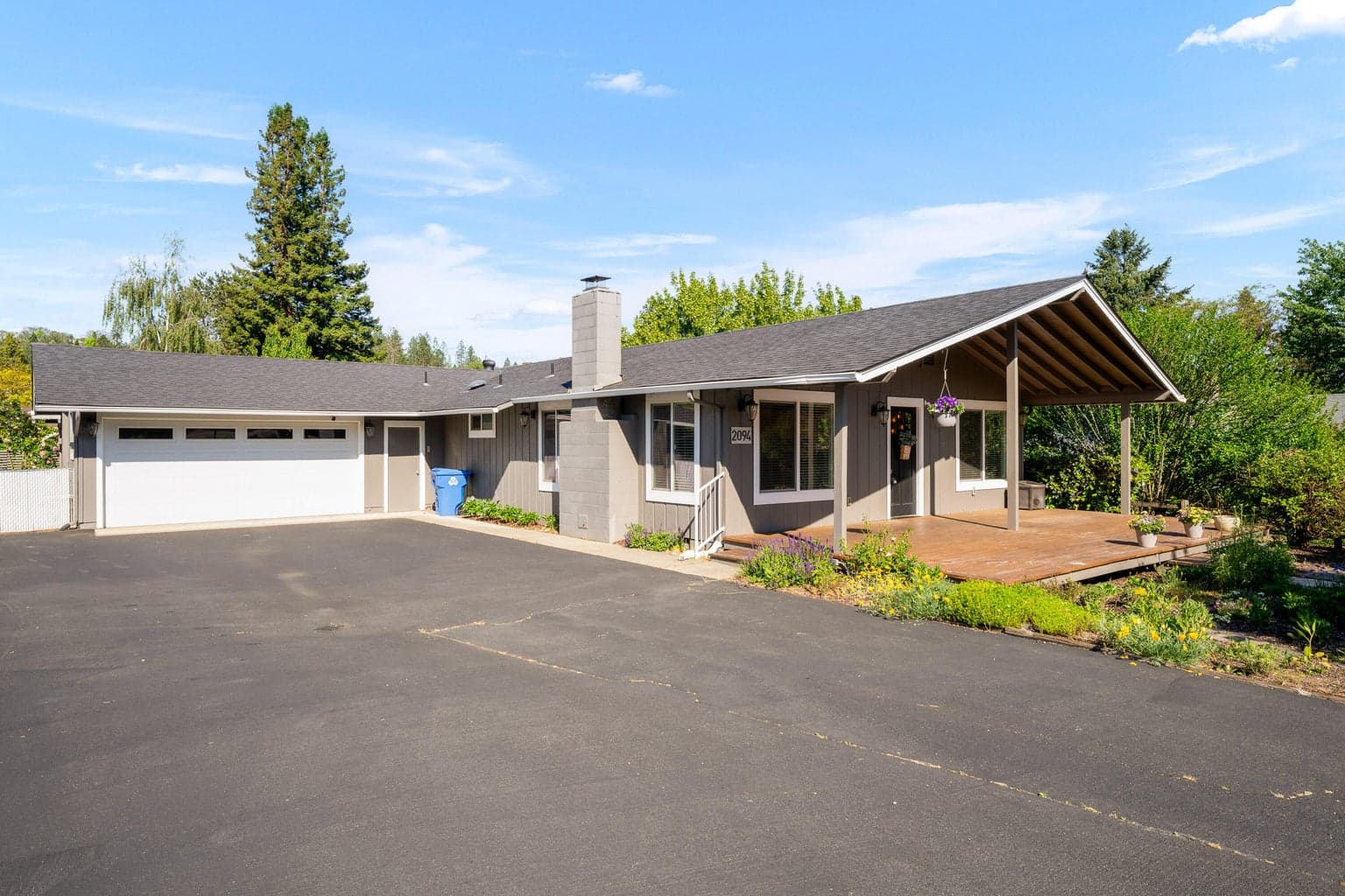 2094 Montgomery