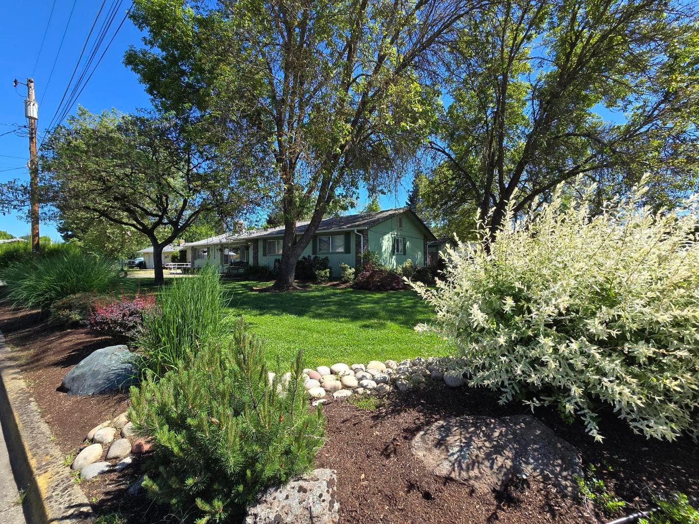 Photo of 1121 Cottonwood 1 of 10