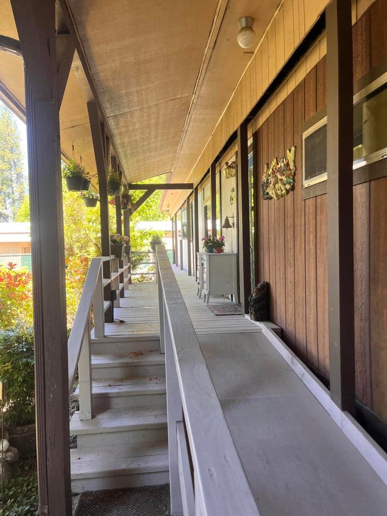 Photo of 6226 Evans Creek 4 of 30