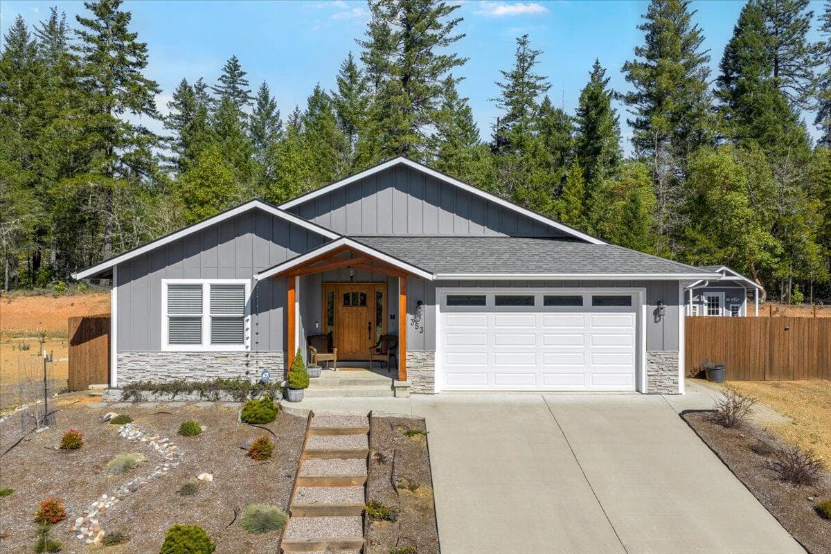 Photo of 353 Cedar Ridge 1 of 45