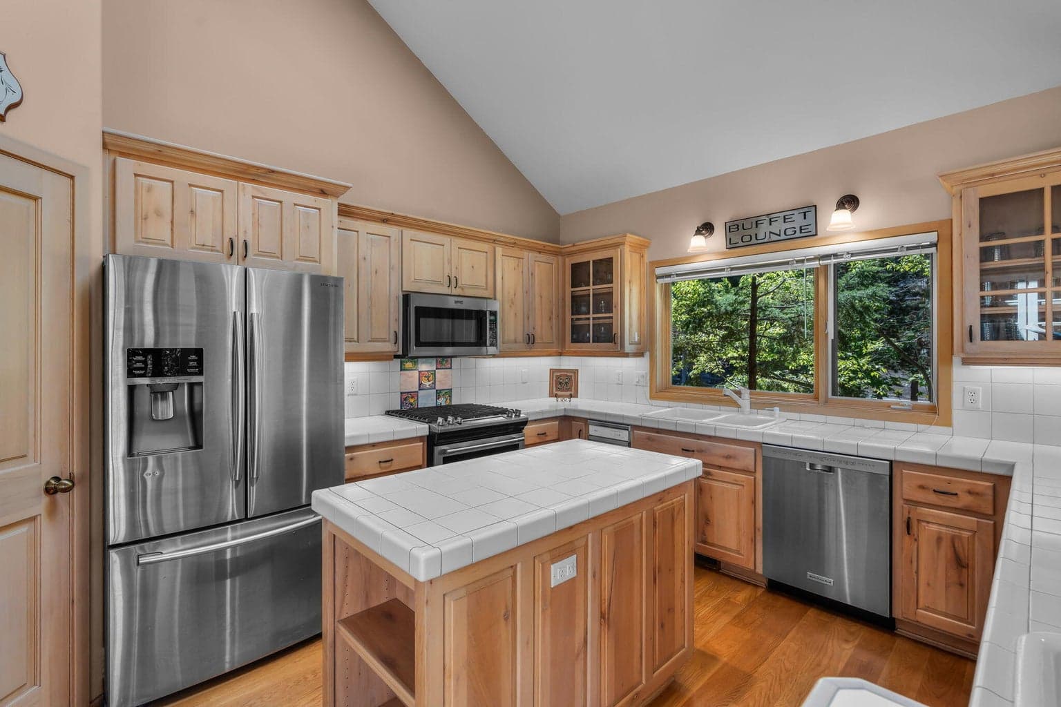 Photo of 2594 NW Obrien Court 16 of 64
