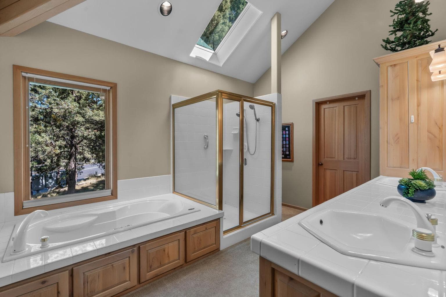 Photo of 2594 NW Obrien Court 21 of 64