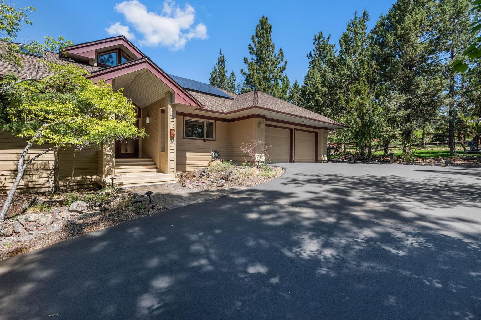 Photo of 2594 NW Obrien Court 37 of 64