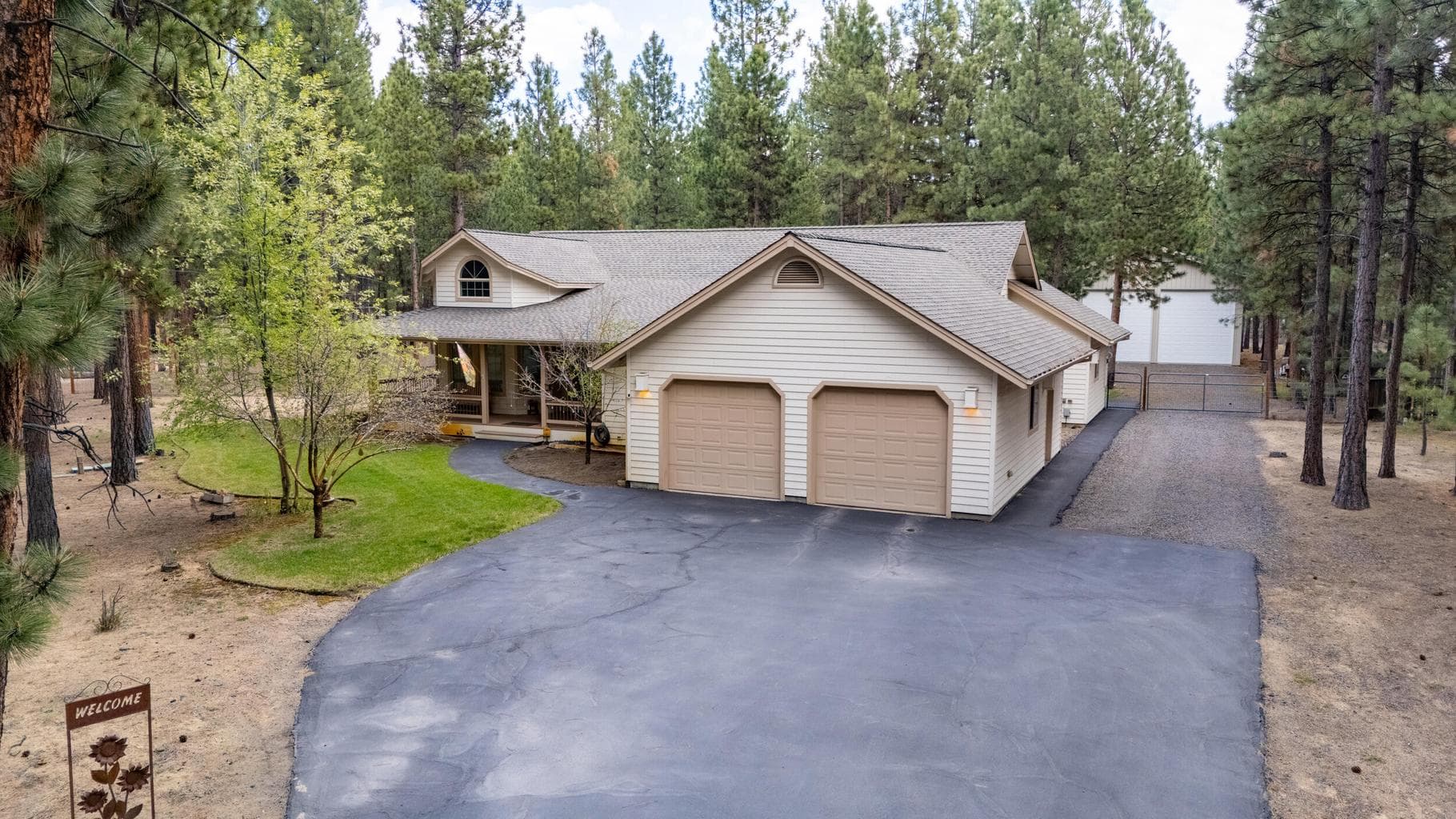 Beautiful custom home with large shop!