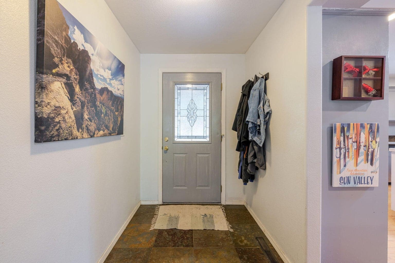 Photo of 20570 Whitehaven Lane 9 of 80