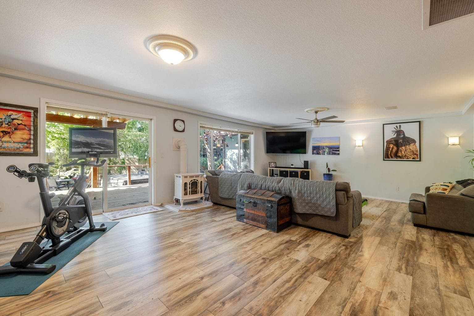 Photo of 20570 Whitehaven Lane 21 of 80