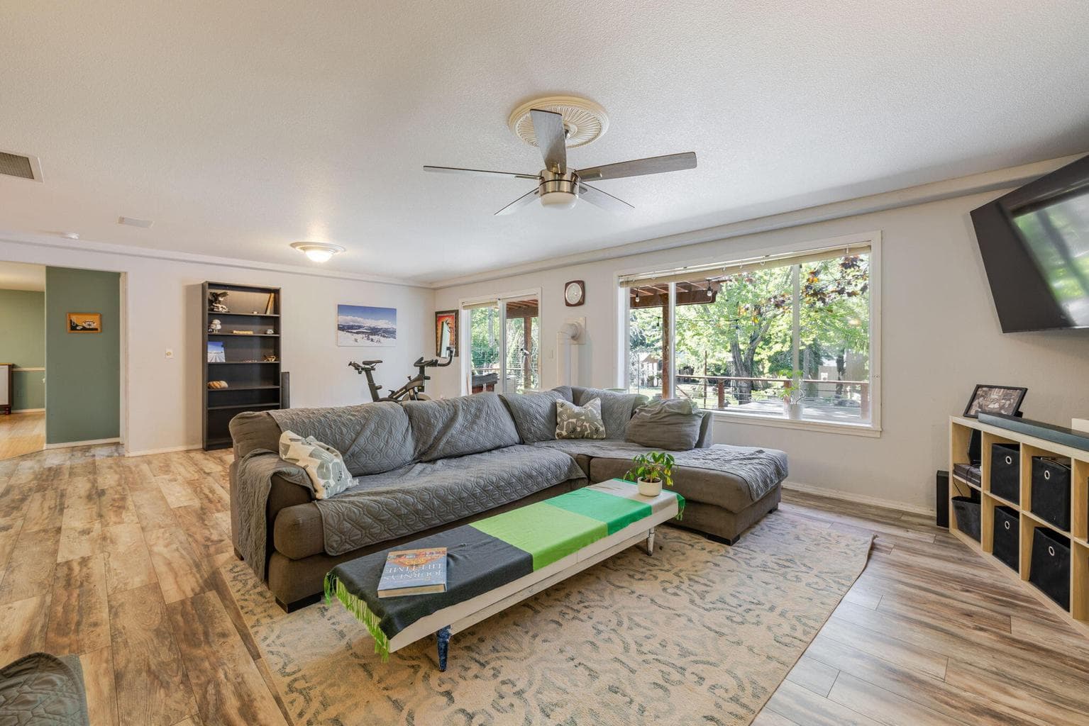 Photo of 20570 Whitehaven Lane 23 of 80