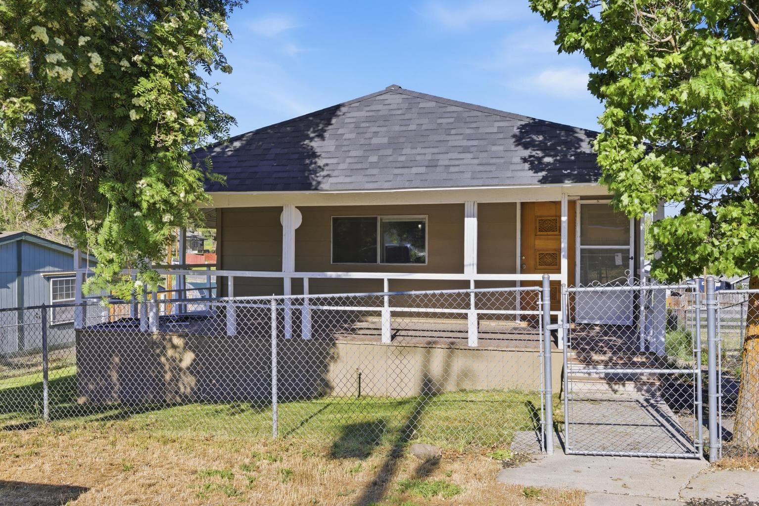 Photo of 1335 Lakeview 2 of 41