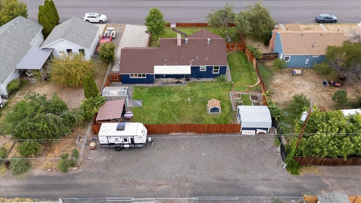Photo of 646 2nd 5 of 47