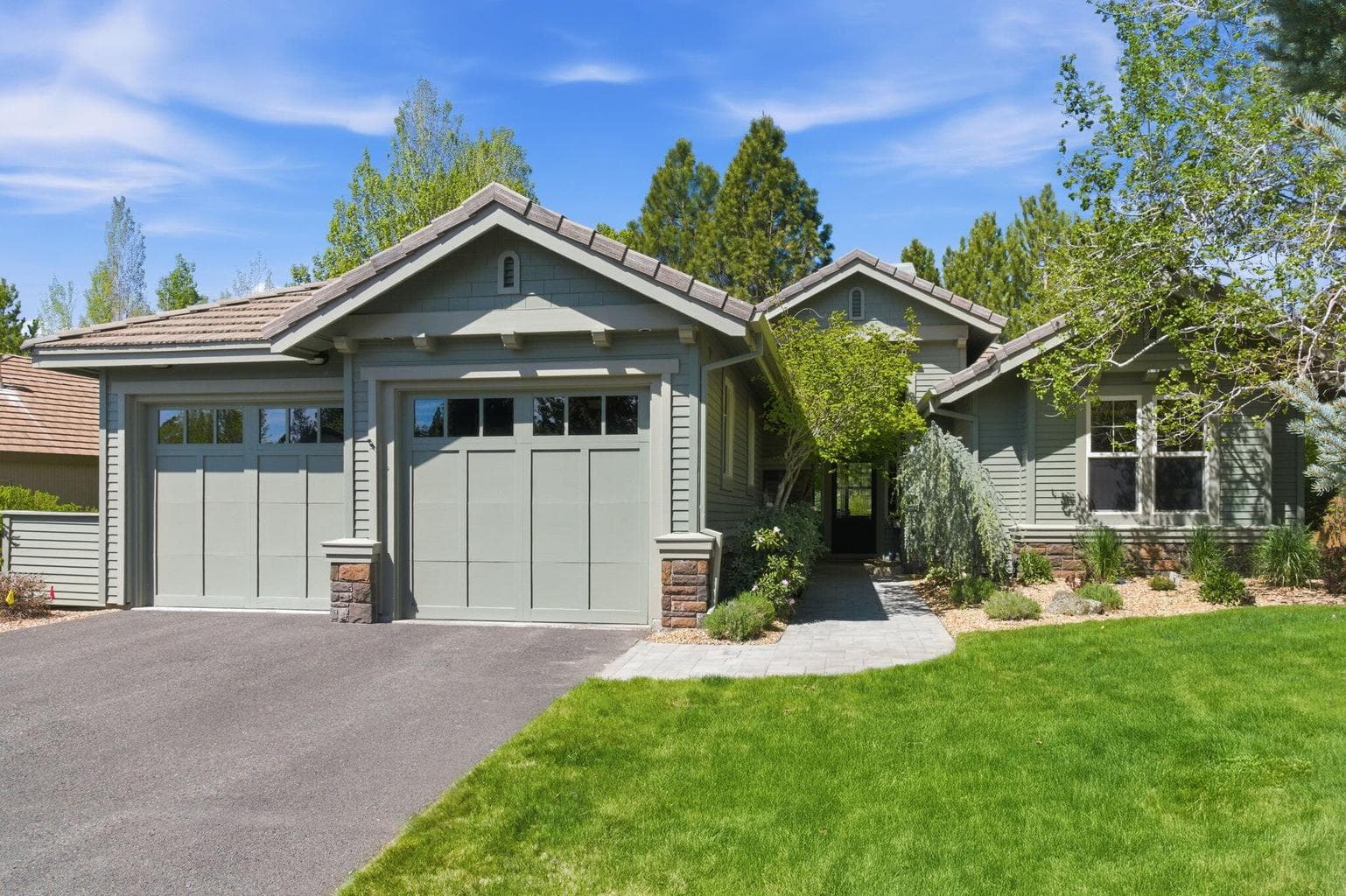 Single Level Broken Top Home