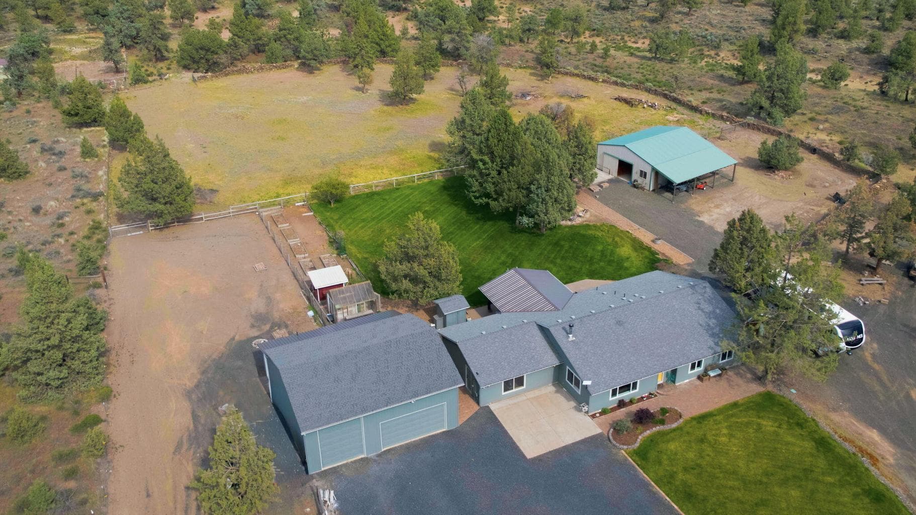 Photo of 5900 59th 4 of 38