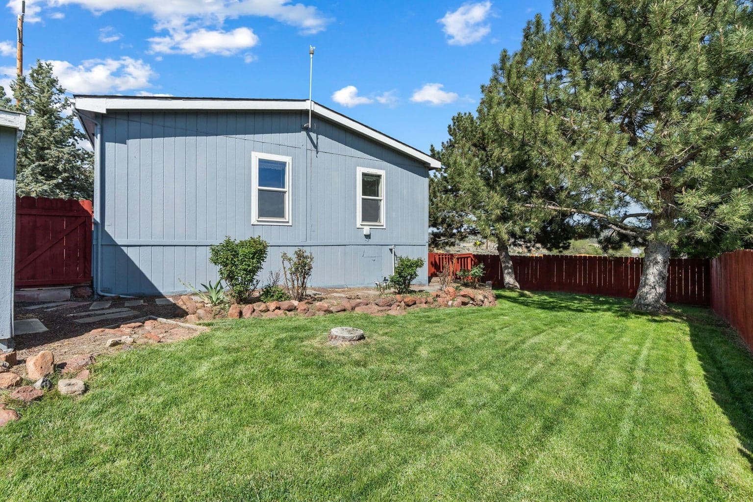Photo of 215 J 5 of 30