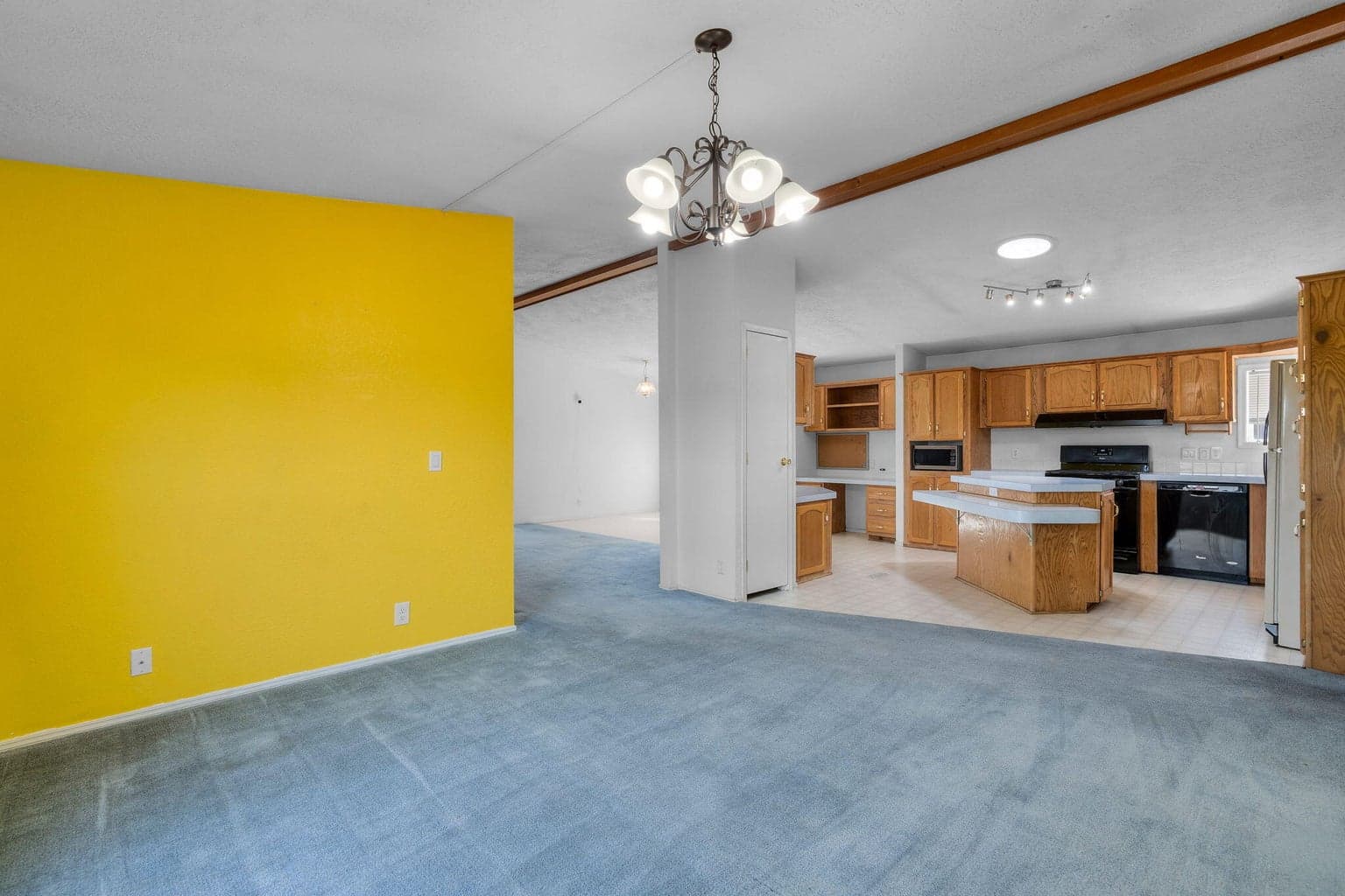 Photo of 215 SE J Street 17 of 30