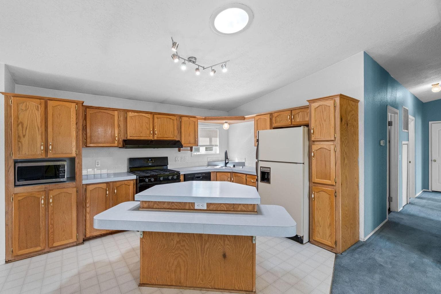 Photo of 215 SE J Street 19 of 30