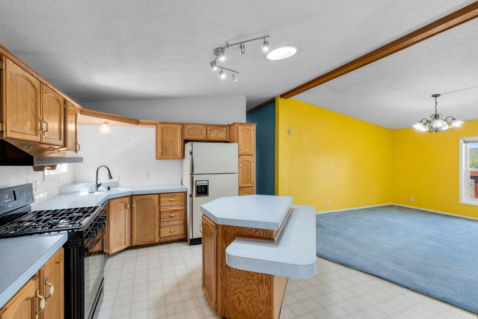 Photo of 215 SE J Street 20 of 30