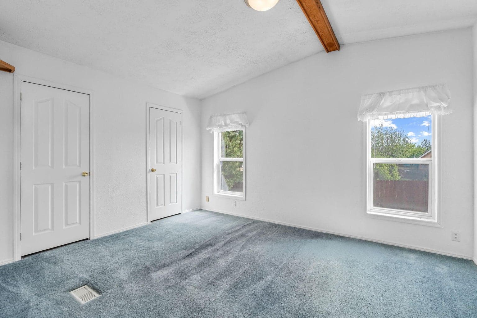 Photo of 215 SE J Street 22 of 30