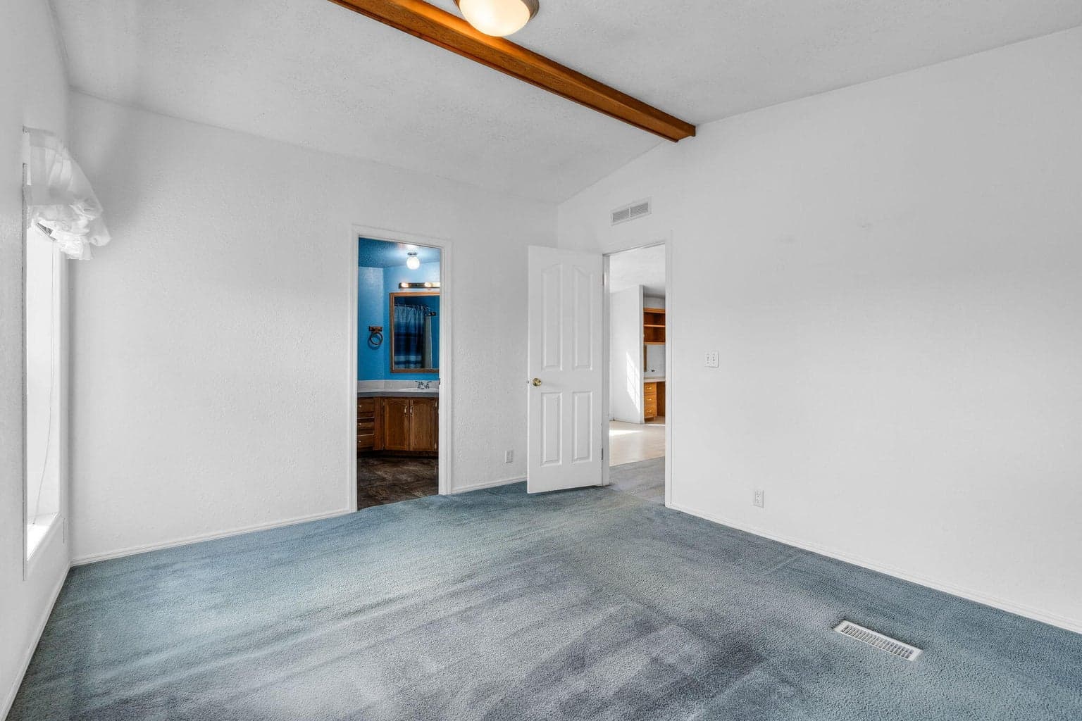 Photo of 215 SE J Street 23 of 30