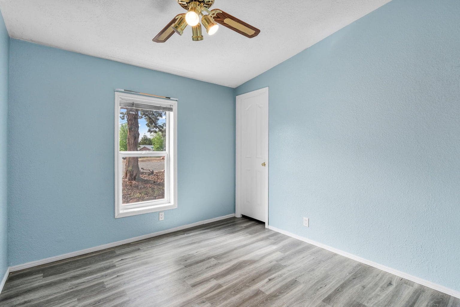 Photo of 215 SE J Street 29 of 30