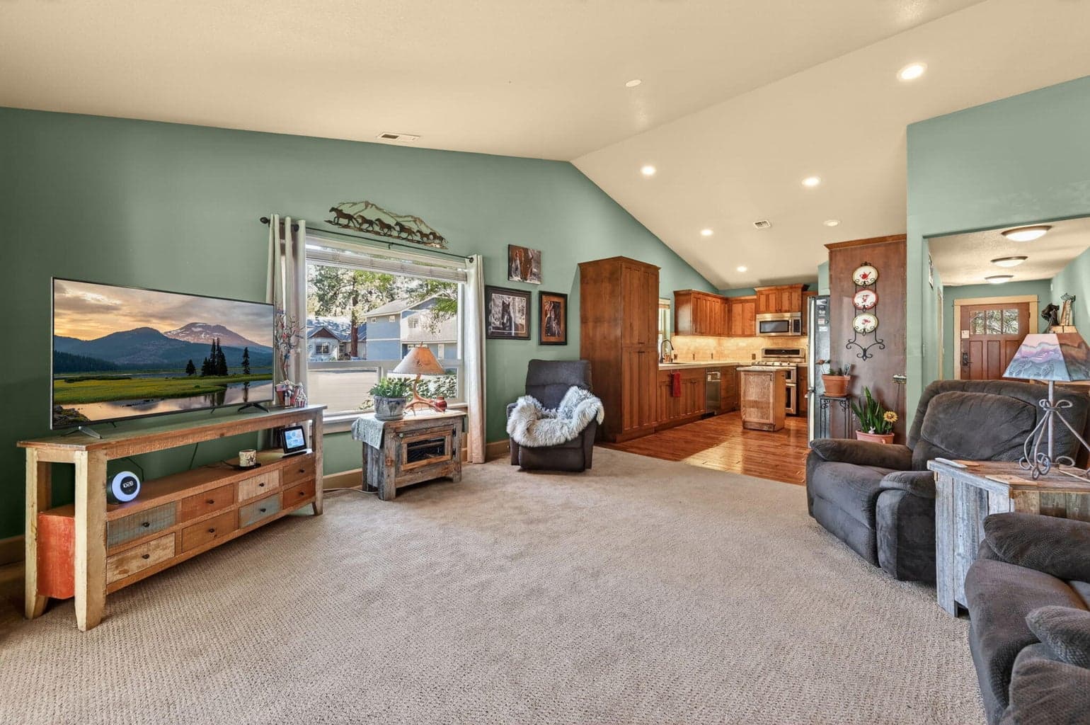 Photo of 1141 S Creekside Drive 20 of 62