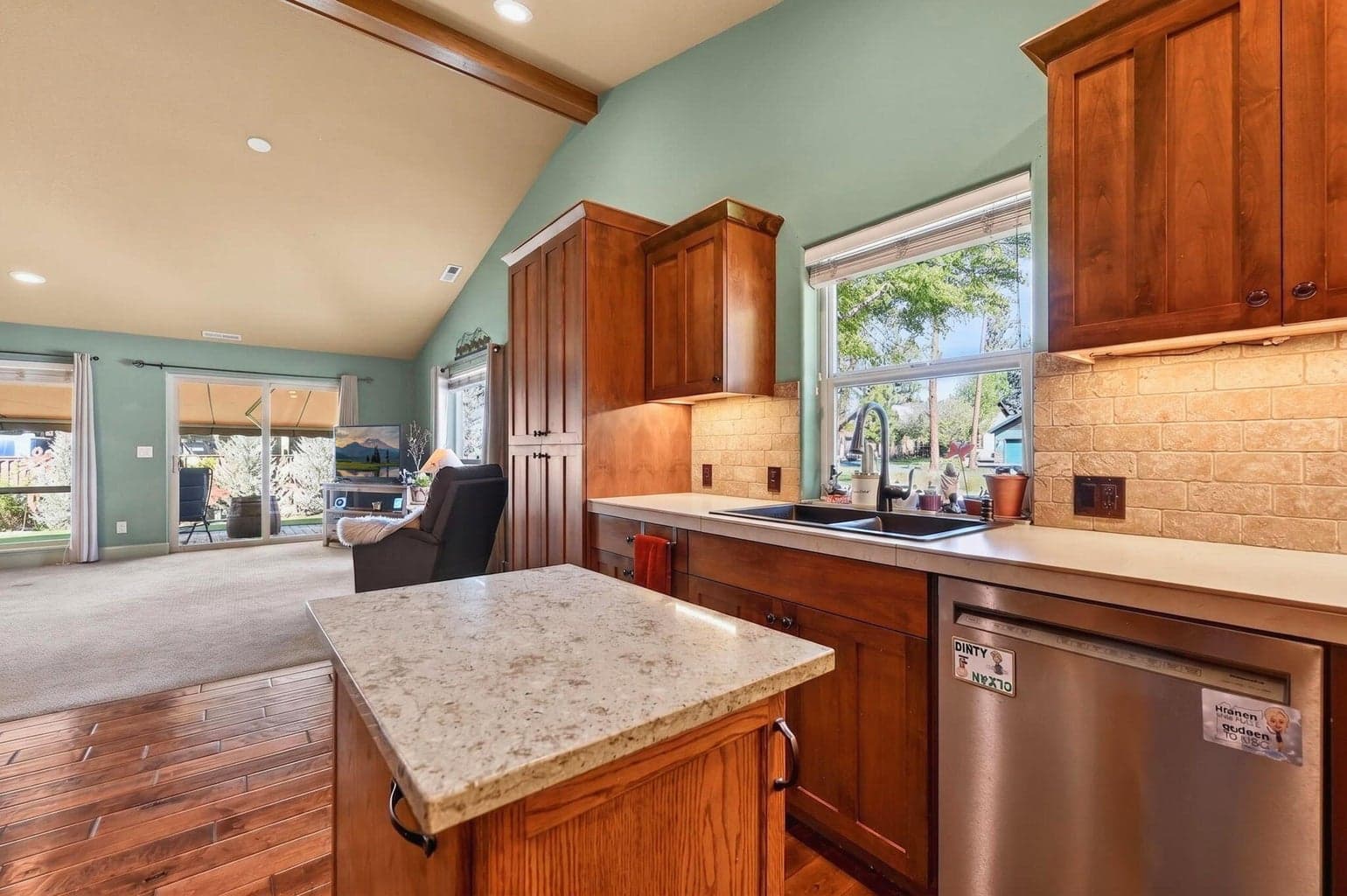 Photo of 1141 S Creekside Drive 27 of 62