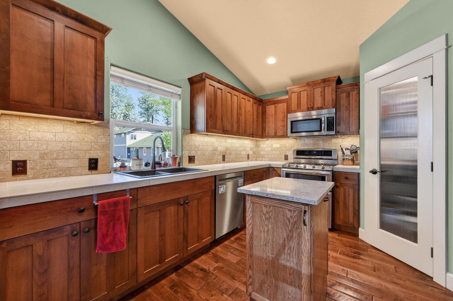 Photo of 1141 S Creekside Drive 23 of 62