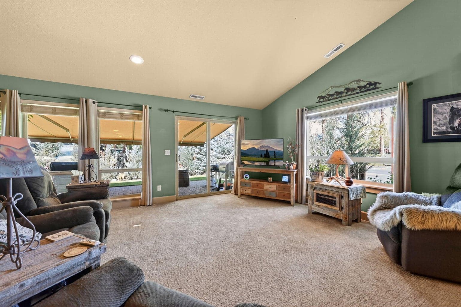 Photo of 1141 S Creekside Drive 18 of 62