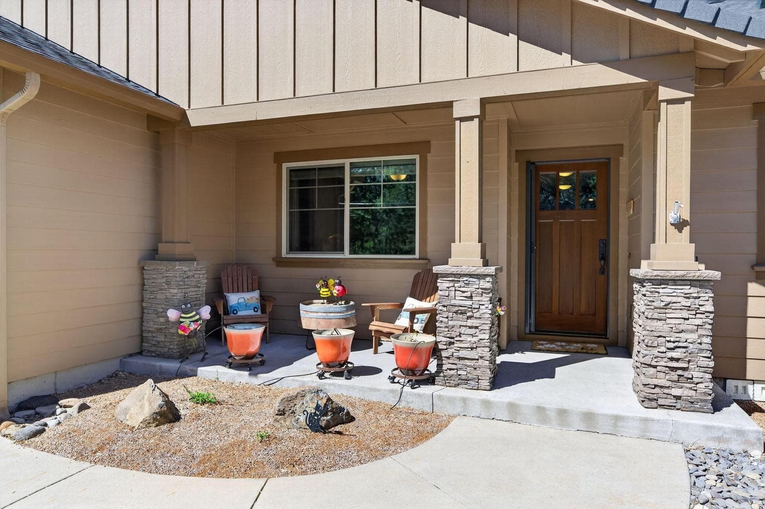 Photo of 1141 S Creekside Drive 9 of 62