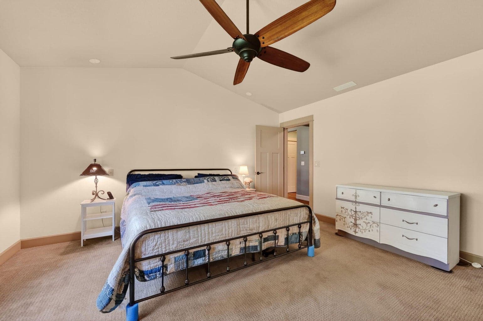 Photo of 1141 S Creekside Drive 37 of 62