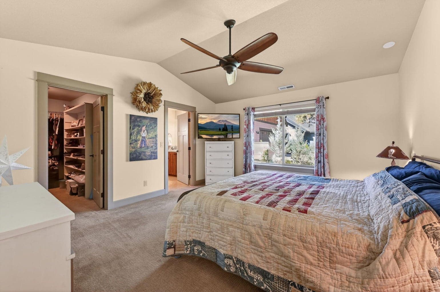 Photo of 1141 S Creekside Drive 35 of 62