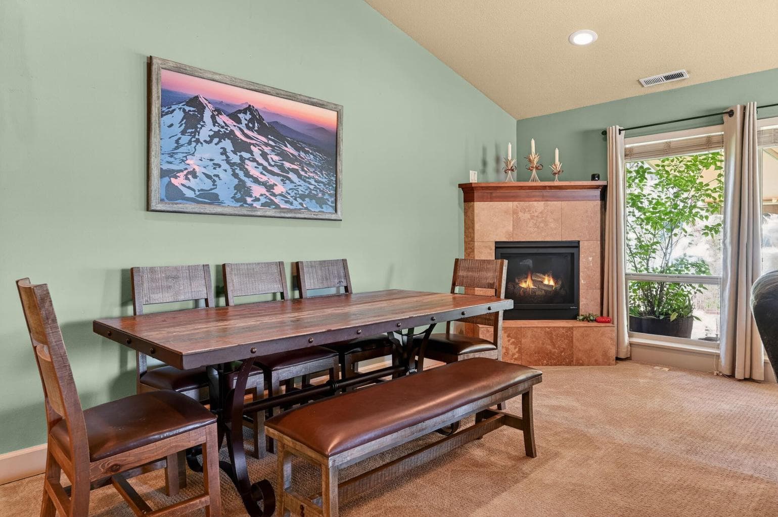 Photo of 1141 S Creekside Drive 16 of 62