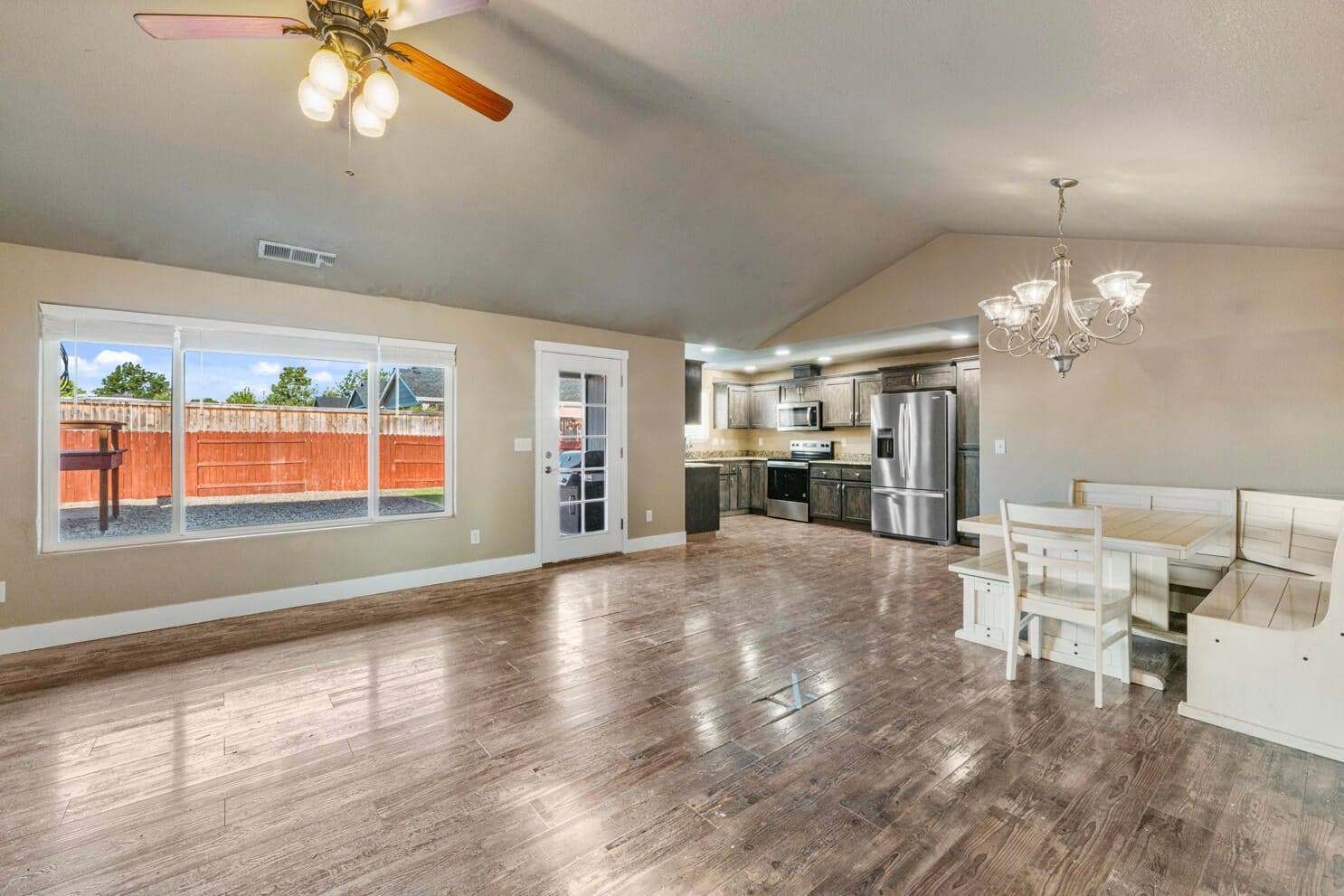 Photo of 8414 Atlantic 3 of 32