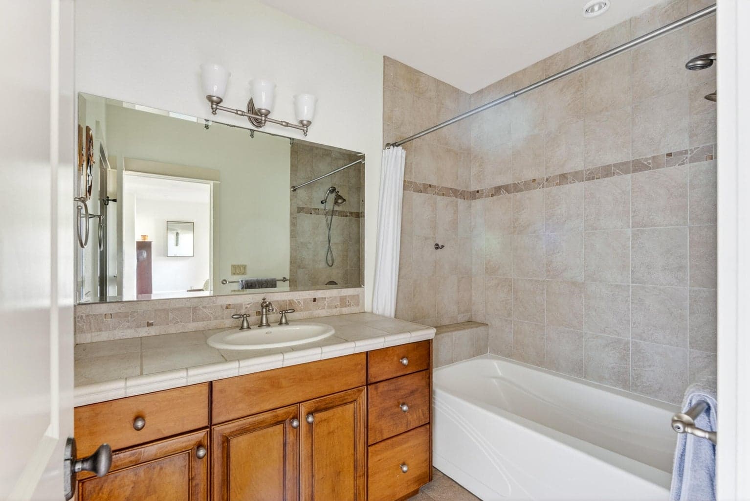 Bathroom #3 - downstairs