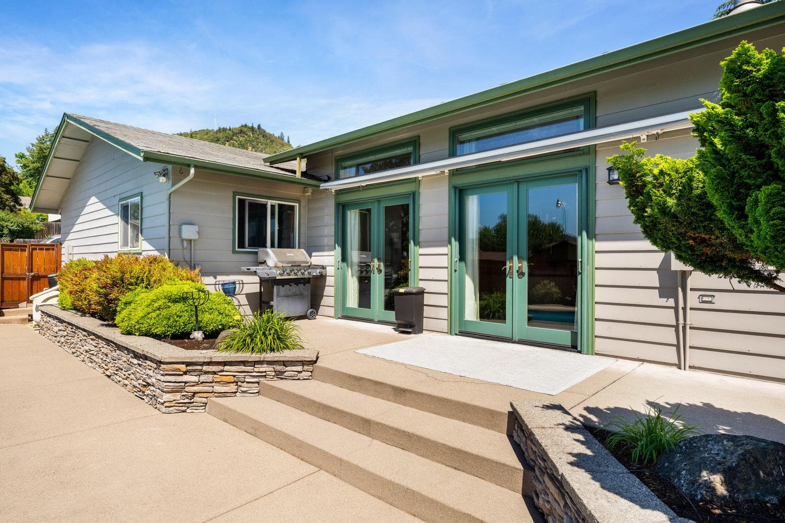 Photo of 440 Royal 2 of 38