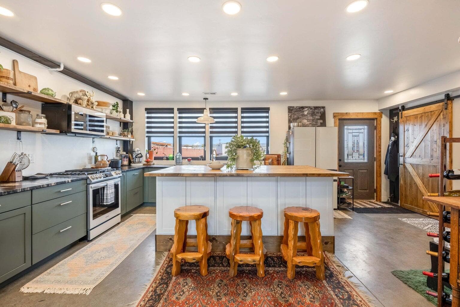 Photo of 1584 N Gardner Road 11 of 43