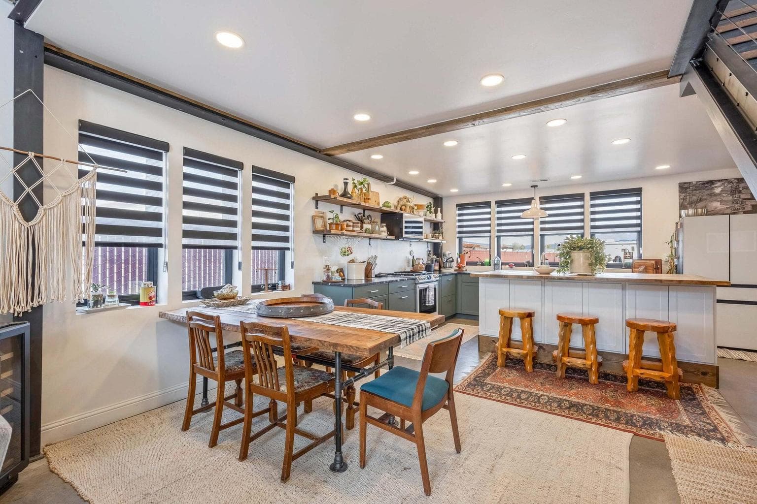 Photo of 1584 N Gardner Road 16 of 43