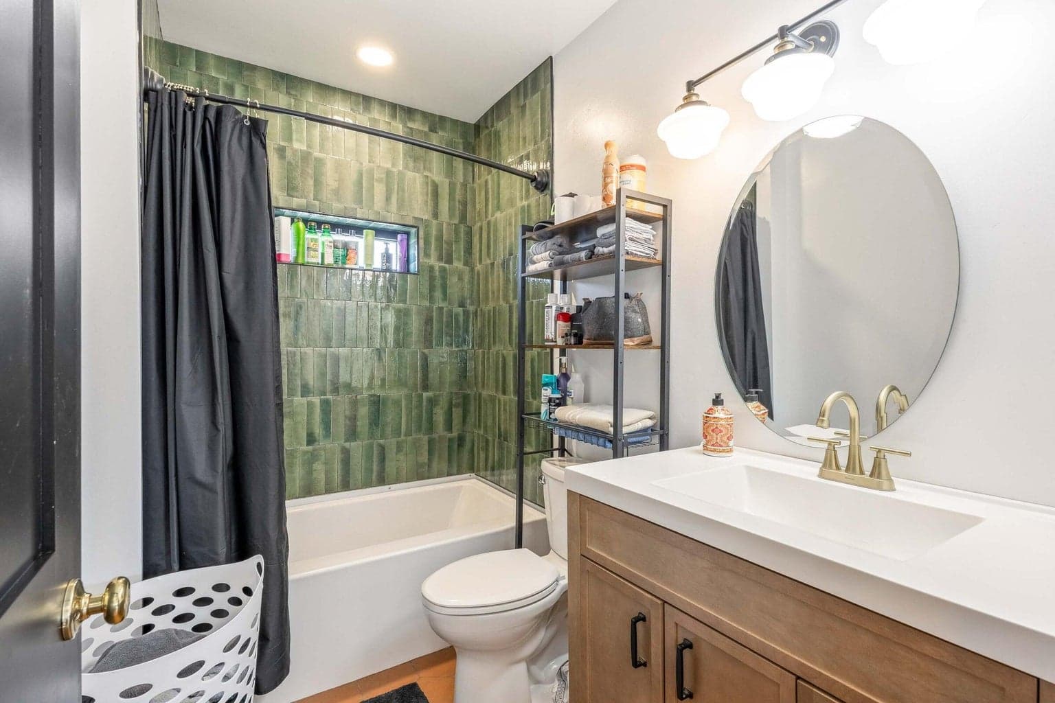 Photo of 1584 N Gardner Road 25 of 43