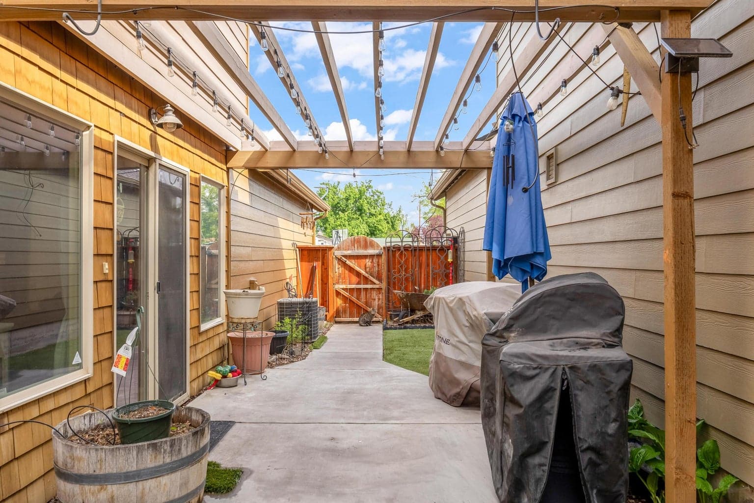 Photo of 1252 NE Littleton Lane 27 of 31