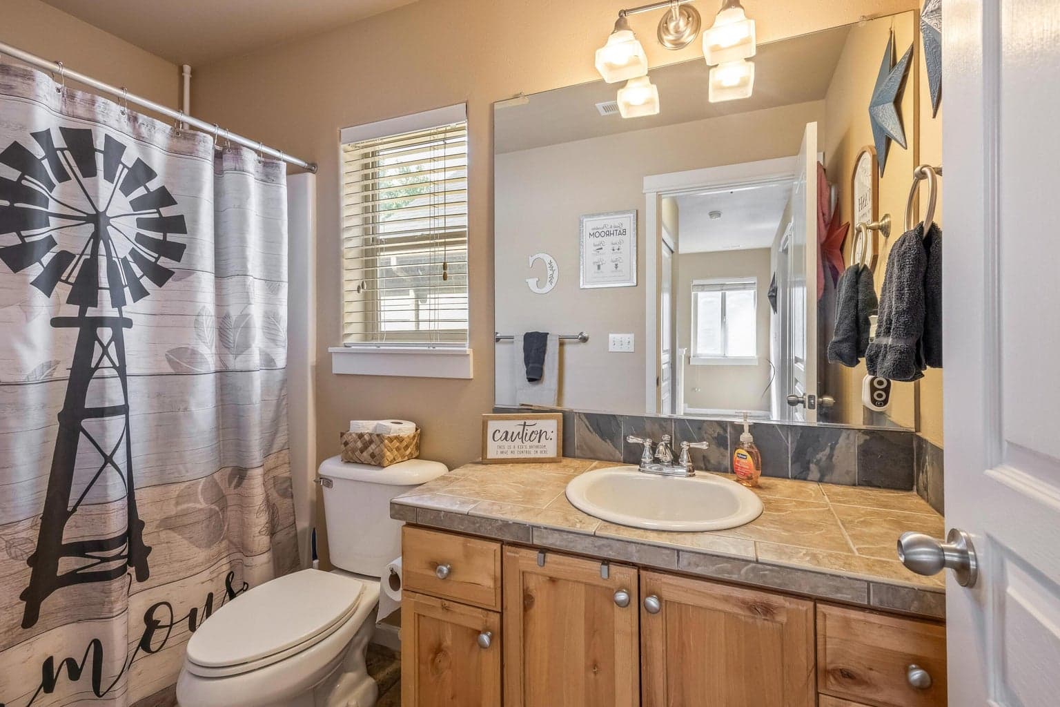 Photo of 1252 NE Littleton Lane 23 of 31