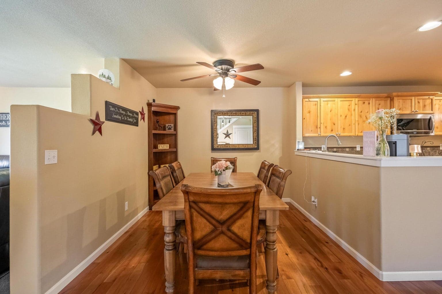 Photo of 1252 NE Littleton Lane 11 of 31