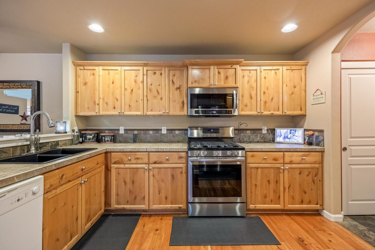 Photo of 1252 NE Littleton Lane 9 of 31
