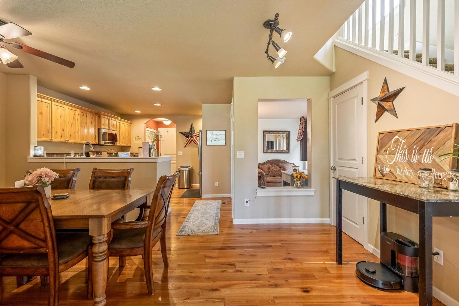 Photo of 1252 NE Littleton Lane 8 of 31