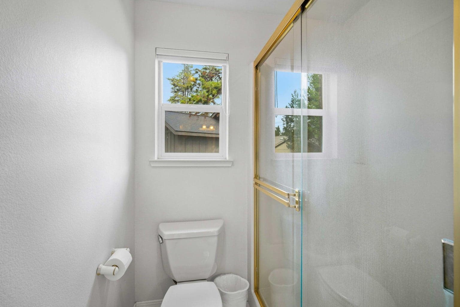 Photo of 18252 Ollalie Lane 13 of 26