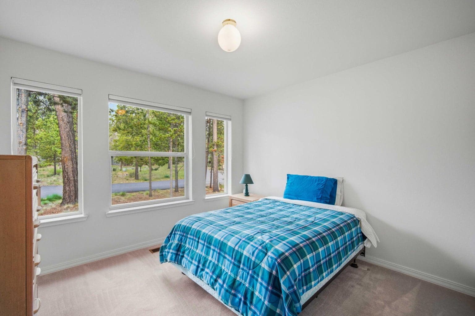 Photo of 18252 Ollalie Lane 14 of 26