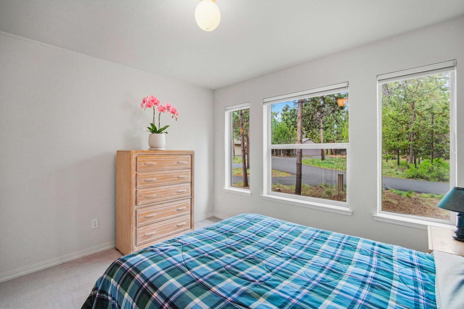 Photo of 18252 Ollalie Lane 15 of 26
