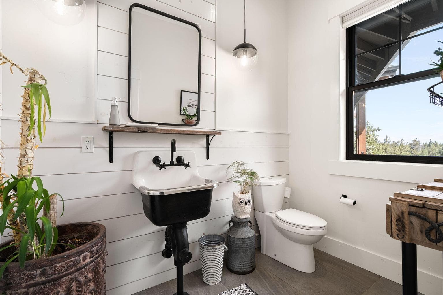Lower level half bathroom