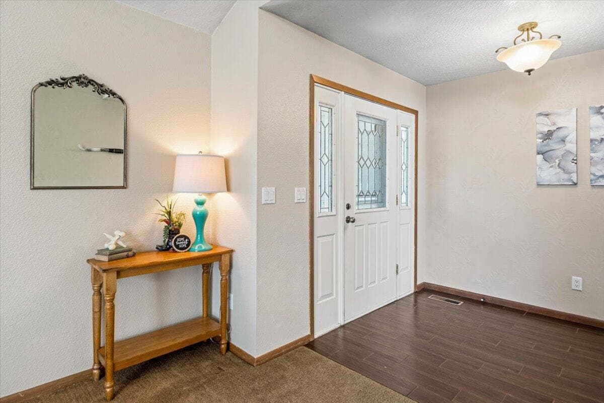 Photo of 1176 Barnes Road 4 of 74