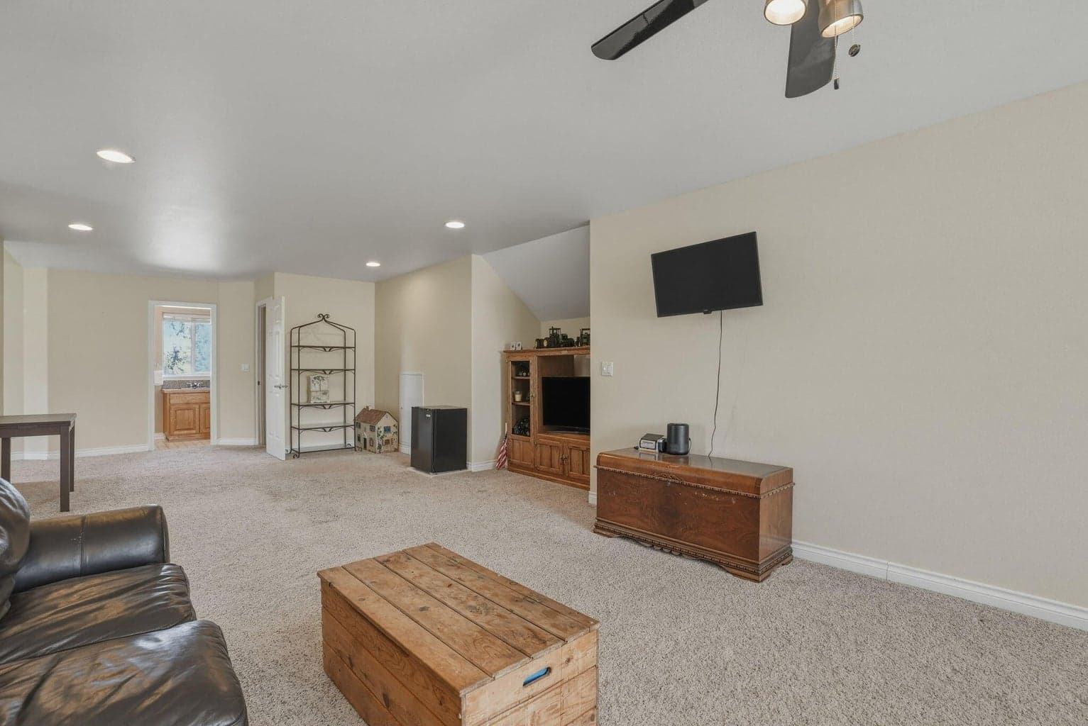 Upstairs bonus room