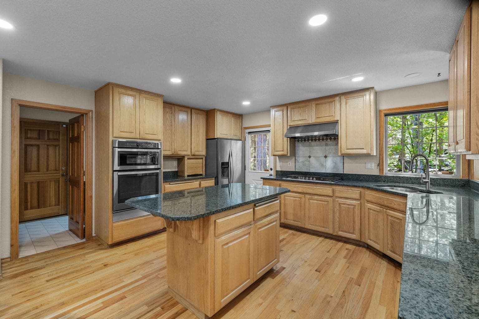 Photo of 2999 NW Three Sisters 11 of 54