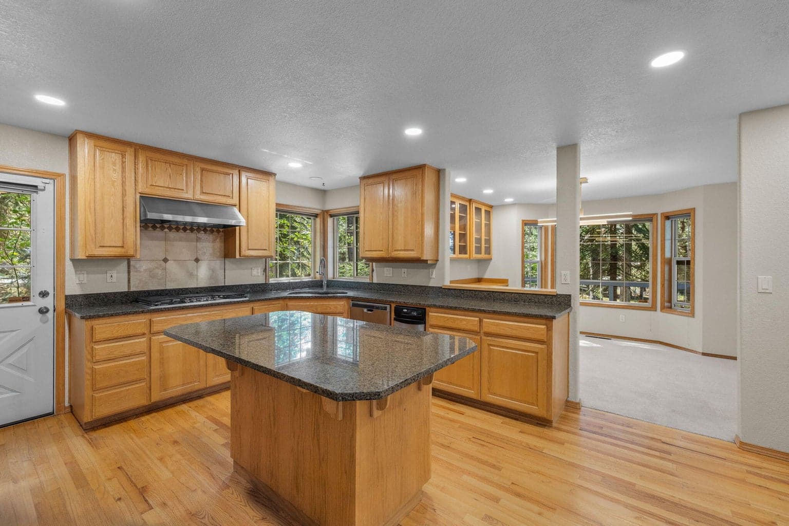 Photo of 2999 NW Three Sisters 12 of 54