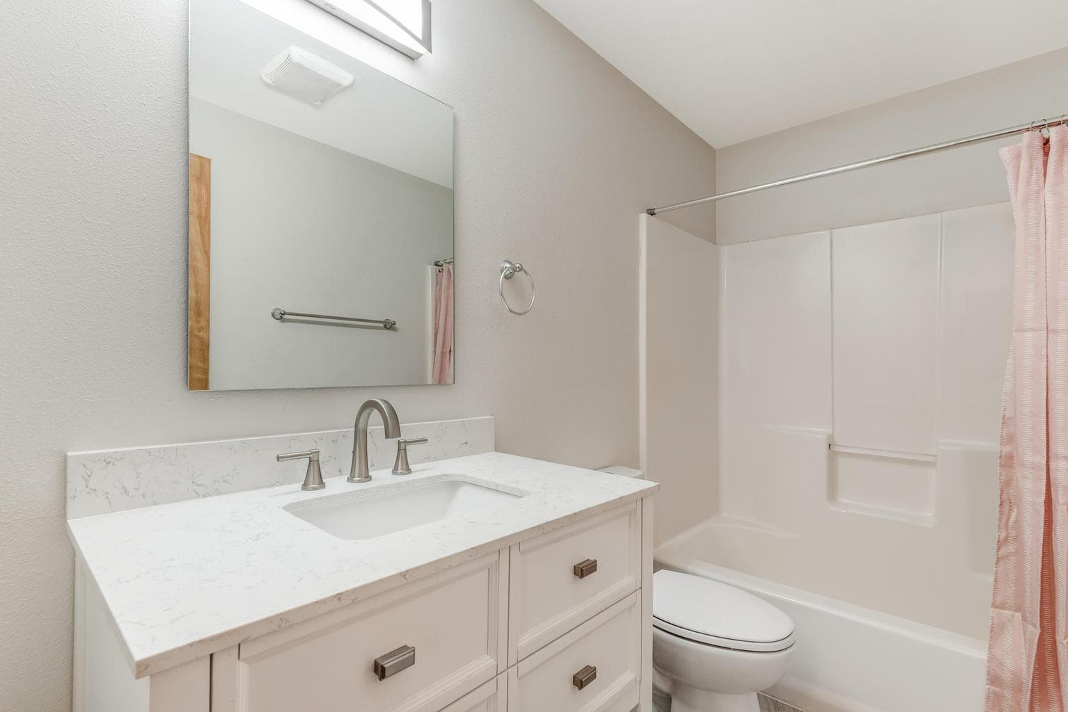 Photo of 1916 NE Wichita Way 15 of 36